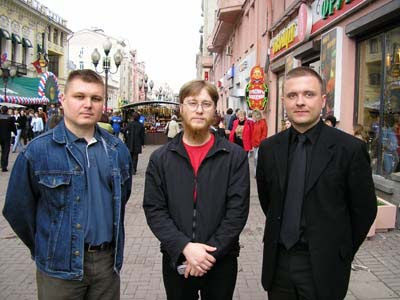 (L-R) Marcin Martynowski, Valeriy Korovin (MED/ESM) and Mateusz Piskorski, September 2005, Moscow ~